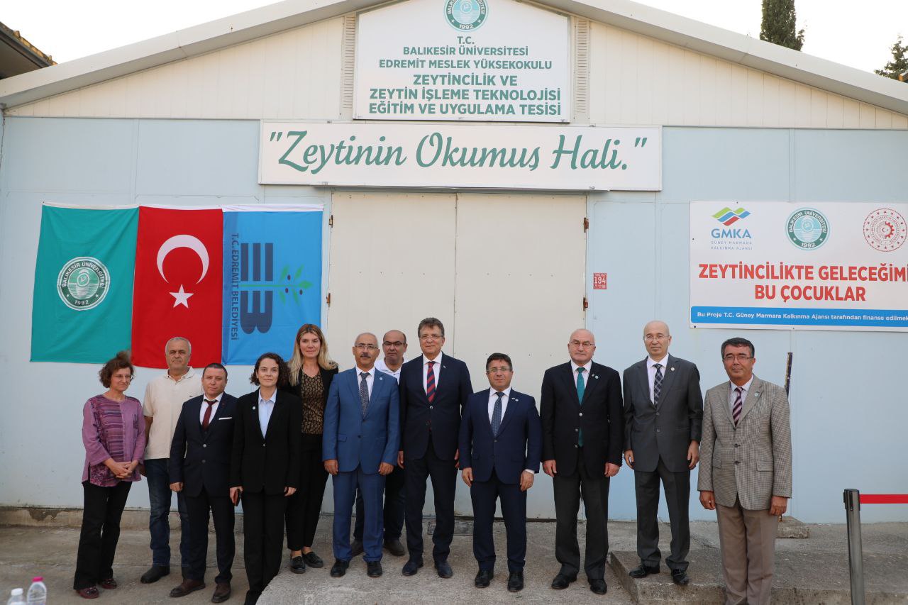 Edremit-Belediyesinden-zeytine-buyuk-destek-14 Edremit Belediyesinden zeytine büyük destek