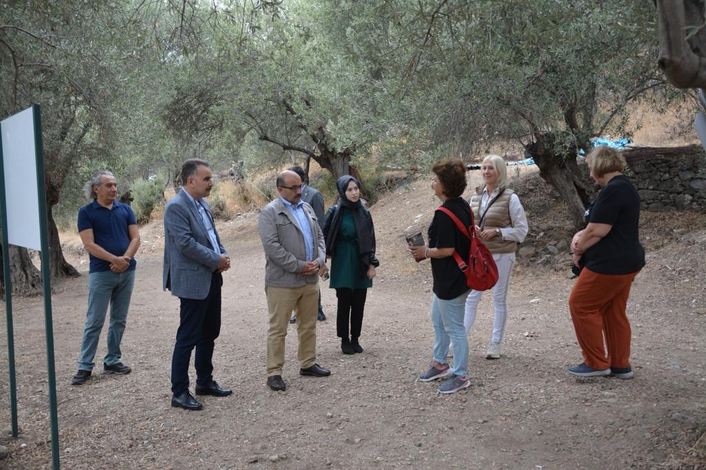 WhatsApp-Image-2023-11-04-at-18.54.13-2 VALİ USTAOĞLU, ANTANDROS ANTİK KENTİ KAZI ALANINI ZİYARET ETTİ