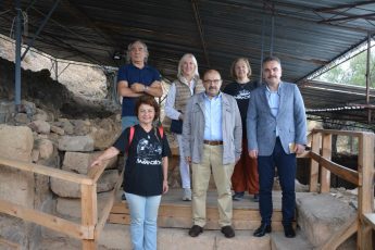 WhatsApp-Image-2023-11-04-at-18.54.14-2-345x230 VALİ USTAOĞLU, ANTANDROS ANTİK KENTİ KAZI ALANINI ZİYARET ETTİ