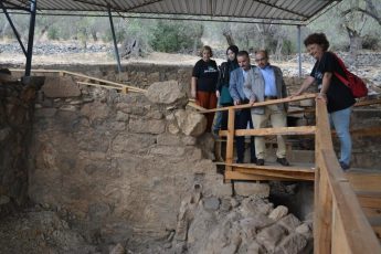 WhatsApp-Image-2023-11-04-at-18.54.14-3-345x230 VALİ USTAOĞLU, ANTANDROS ANTİK KENTİ KAZI ALANINI ZİYARET ETTİ