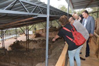 WhatsApp-Image-2023-11-04-at-18.54.14-345x230 VALİ USTAOĞLU, ANTANDROS ANTİK KENTİ KAZI ALANINI ZİYARET ETTİ