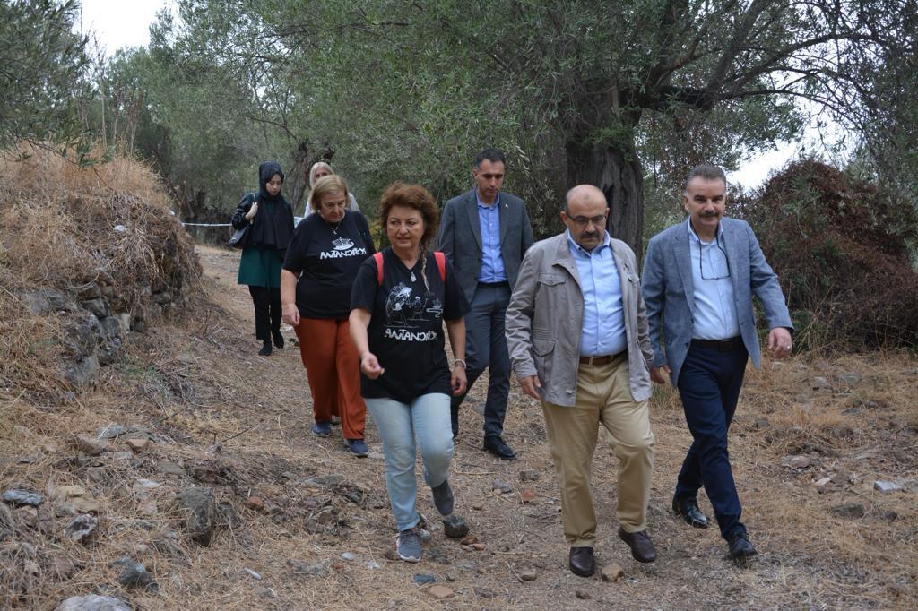 WhatsApp-Image-2023-11-04-at-18.54.15-1 VALİ USTAOĞLU, ANTANDROS ANTİK KENTİ KAZI ALANINI ZİYARET ETTİ