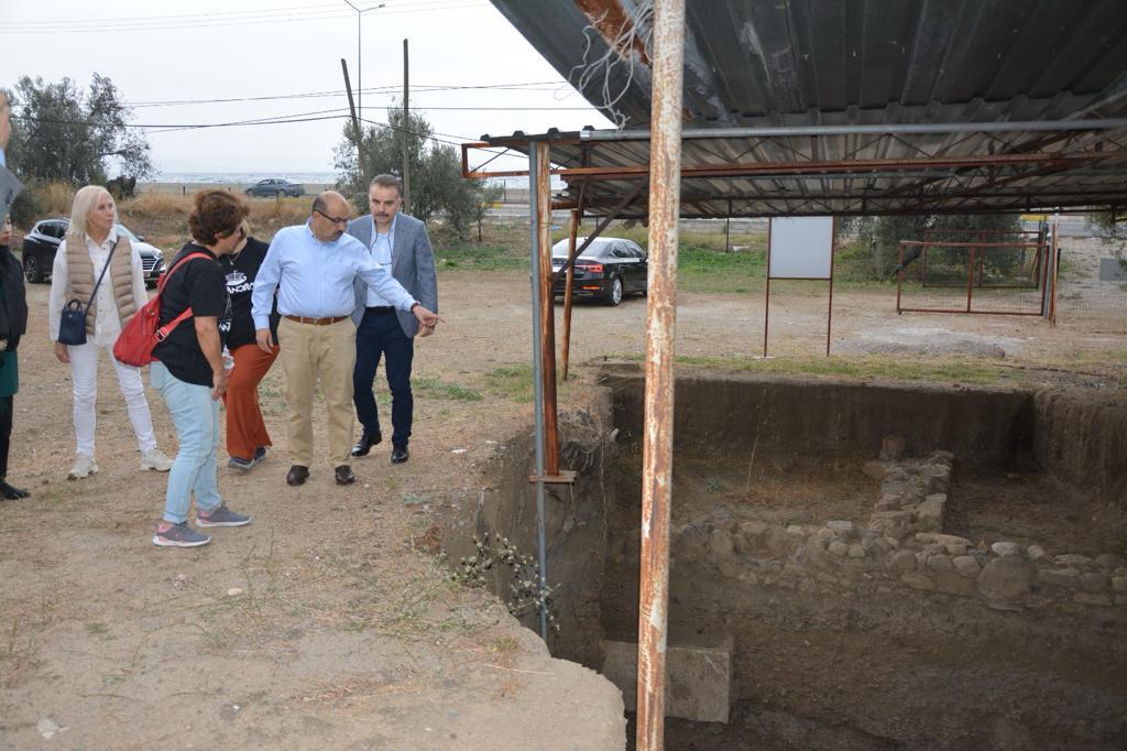 WhatsApp-Image-2023-11-04-at-18.54.15-2 VALİ USTAOĞLU, ANTANDROS ANTİK KENTİ KAZI ALANINI ZİYARET ETTİ