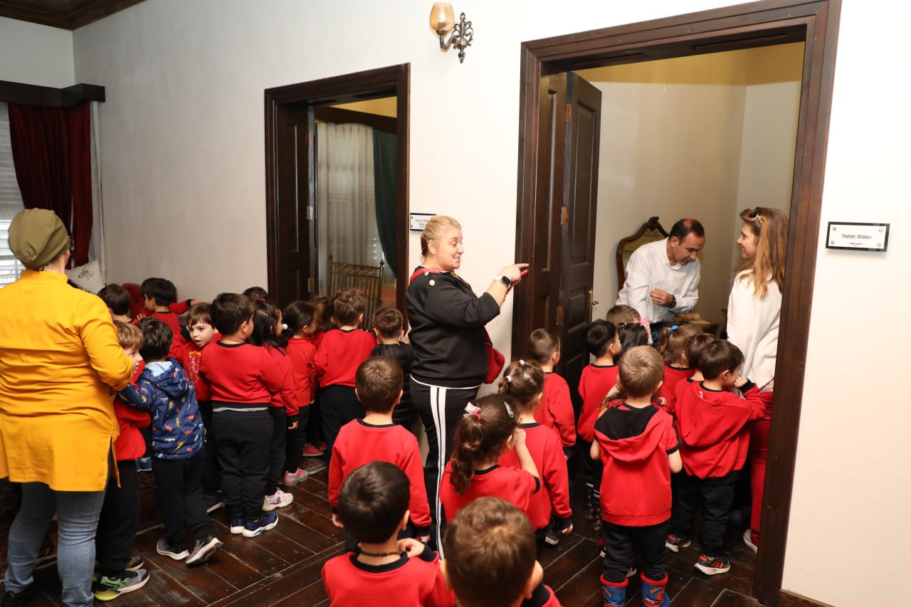 ataturk-kultur-evi-6 EDREMİT BELEDİYESİ ATATÜRK KÜLTÜR EVİ’NE ZİYARETÇİ AKINI