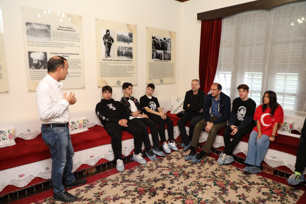 ataturk-kultur-evi-8 EDREMİT BELEDİYESİ ATATÜRK KÜLTÜR EVİ’NE ZİYARETÇİ AKINI