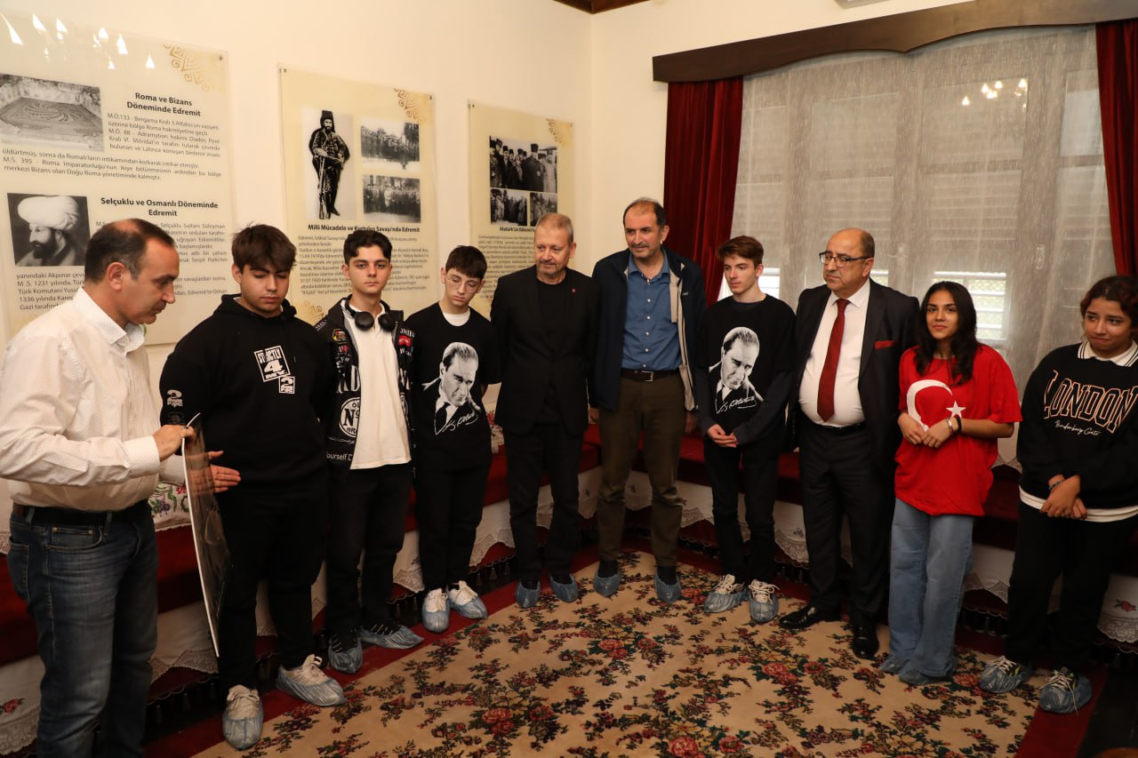 ataturk-kultur-evi-9 EDREMİT BELEDİYESİ ATATÜRK KÜLTÜR EVİ’NE ZİYARETÇİ AKINI