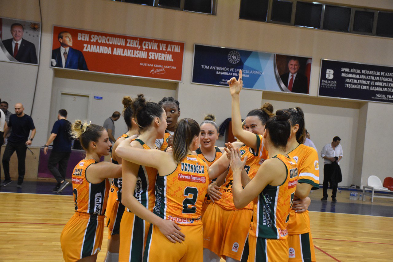 photo_2023-11-06_11-53-06 Gürespor, HDI Sigorta Yalova VIP’i de yenerek 8’de 8 yaptı