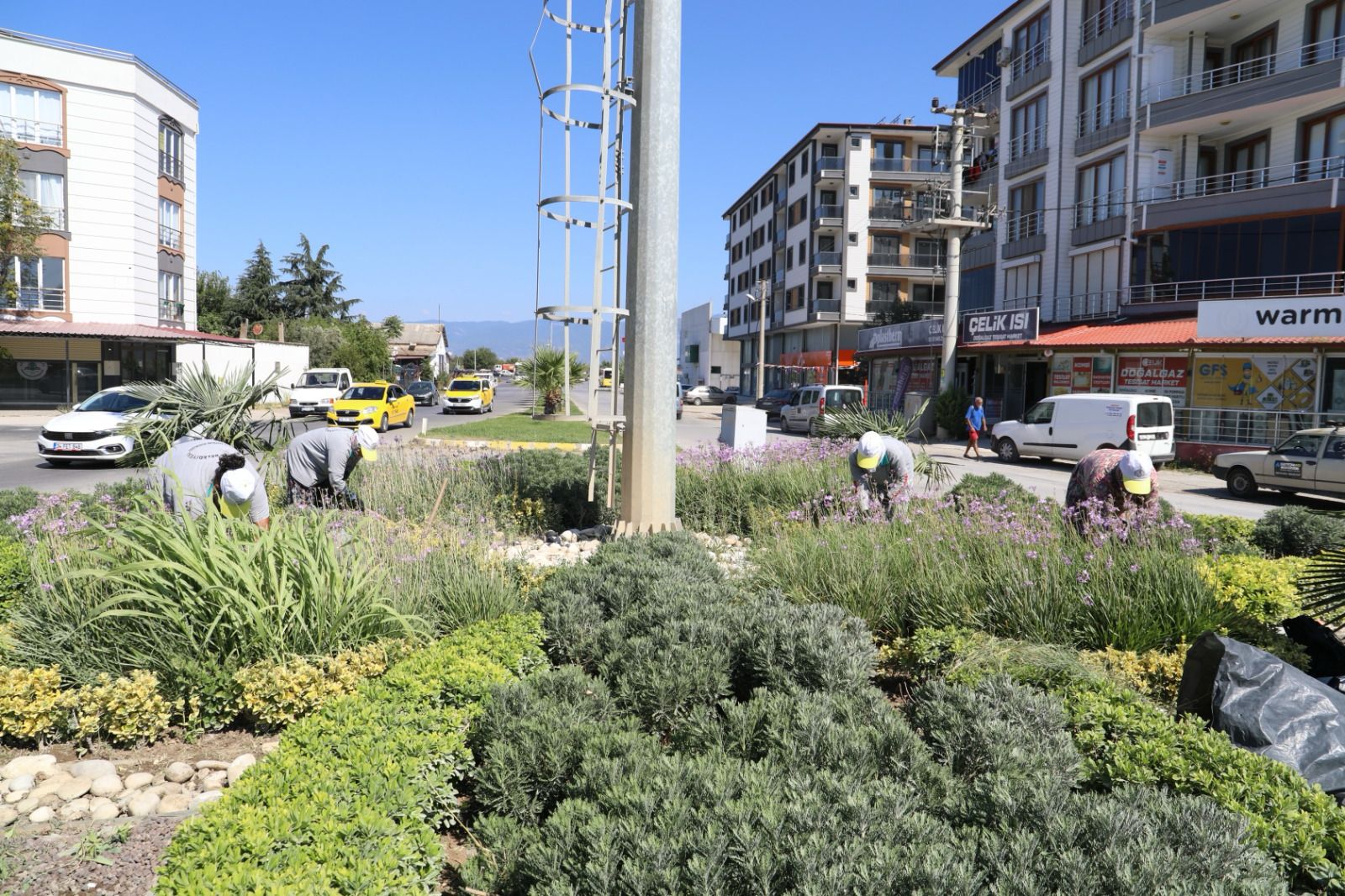 2-2 BURHANİYE BELEDİYESİ 2023 YILINDA YEŞİL BİR ÇEVRE İÇİN ÇALIŞMALARINI SÜRDÜRDÜ