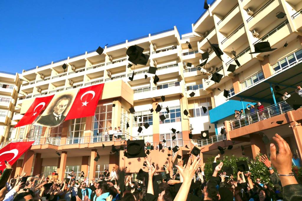 11 BUBFA YENİ MEZUNLARINI COŞKUYLA KUTLADI