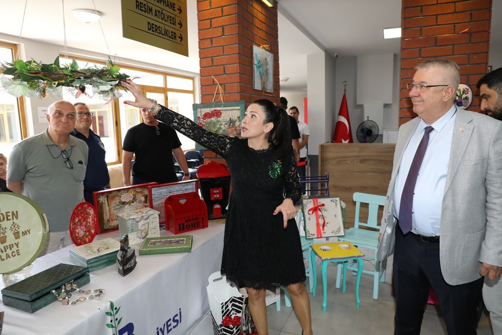 3S0A6751 Edremit AGM Yıl Sonu gösterisi yoğun ilgi gördü