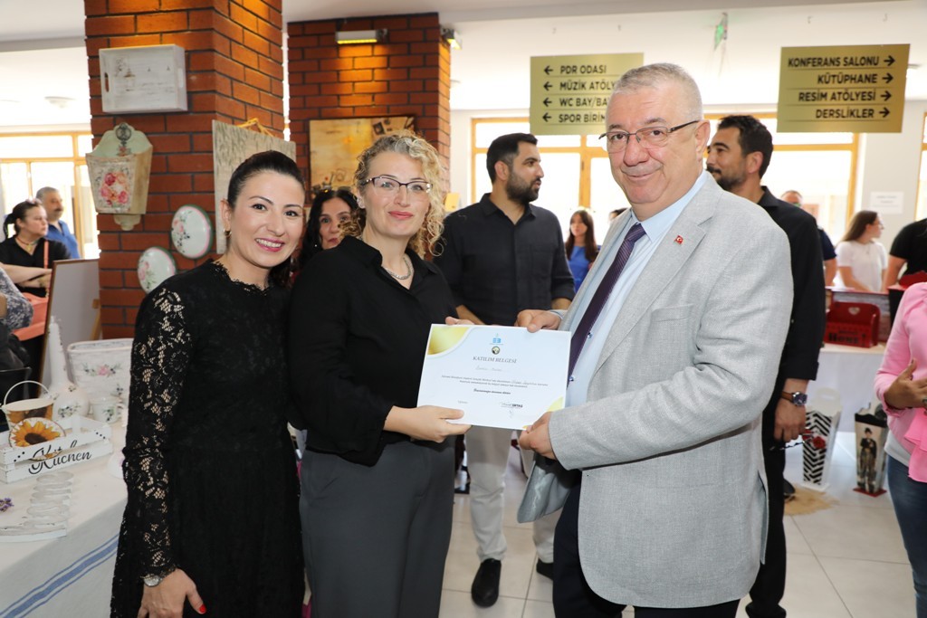 3S0A6772 Edremit AGM Yıl Sonu gösterisi yoğun ilgi gördü