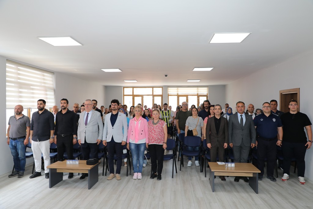 3S0A6787 Edremit AGM Yıl Sonu gösterisi yoğun ilgi gördü