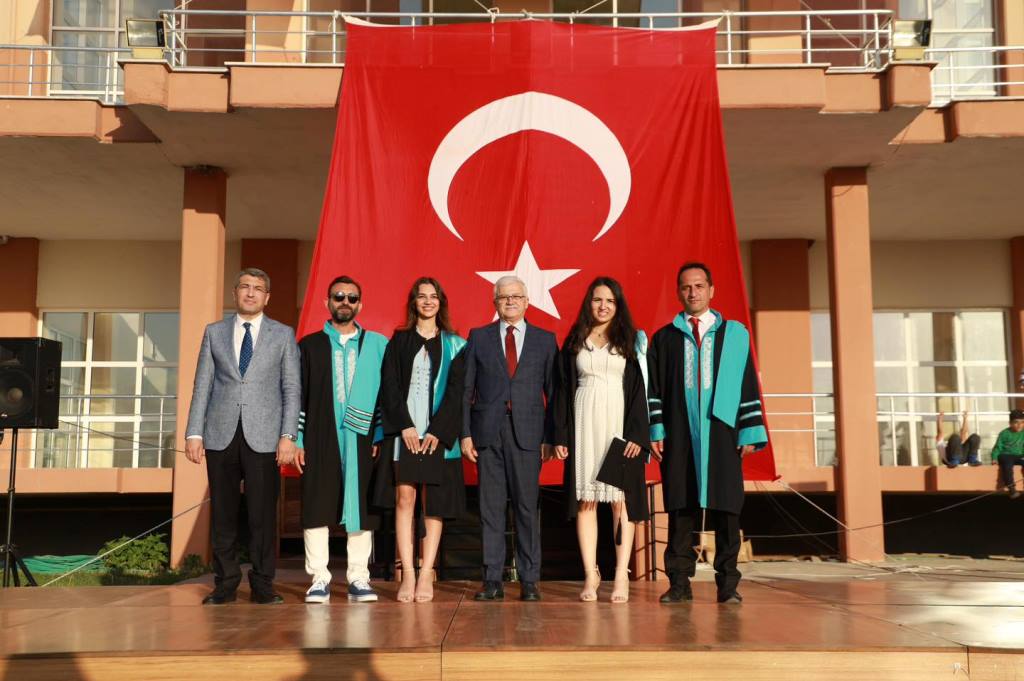 4-4 BUBFA YENİ MEZUNLARINI COŞKUYLA KUTLADI