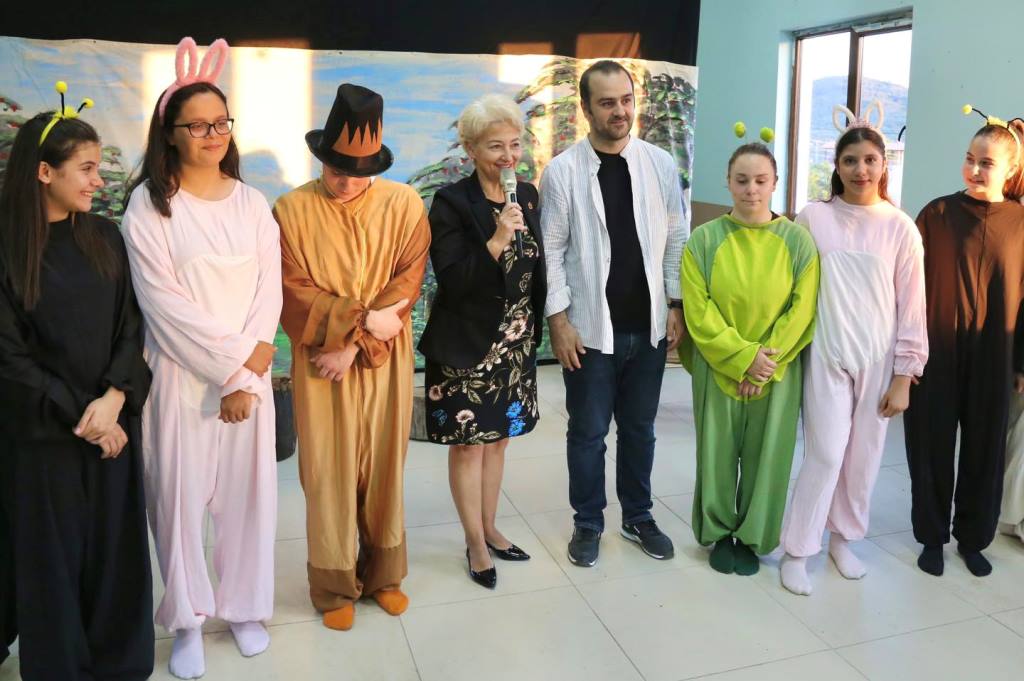 5-1 BAHADINLI MAHALLESİ'NDE TİYATRO ŞÖLENİ