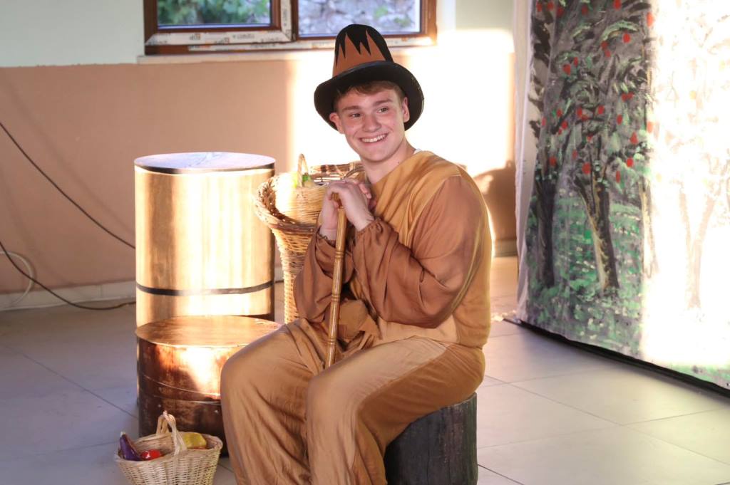 8 BAHADINLI MAHALLESİ'NDE TİYATRO ŞÖLENİ