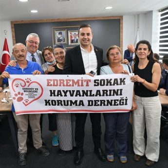 edremit_buyuksehirden_hak_ettigi_degeri_gorecek_15-1-345x345 Başkan Akın, Edremitlilerle buluştu