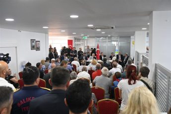 edremit_buyuksehirden_hak_ettigi_degeri_gorecek_18-1-345x230 Başkan Akın, Edremitlilerle buluştu