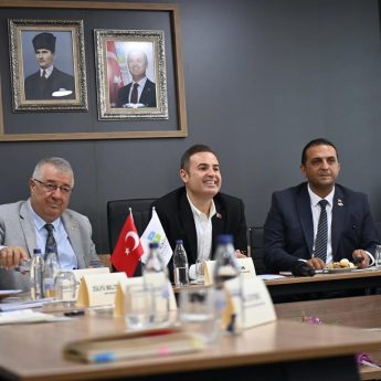 edremit_buyuksehirden_hak_ettigi_degeri_gorecek_7-2-345x345 Başkan Akın, Edremitlilerle buluştu