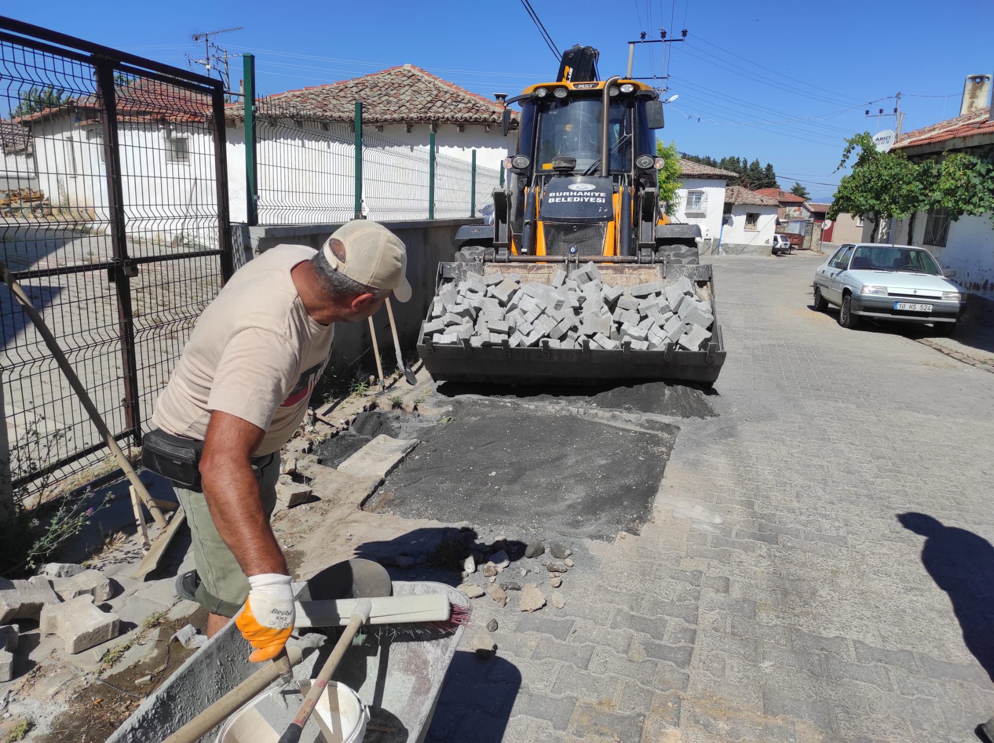 KIRSAL MAHALLELERDE ÇALIŞMALAR SÜRÜYOR