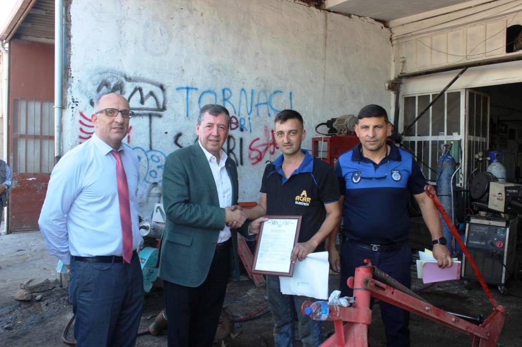 2-2 BURHANİYE BELEDİYESİ, RUHSAT SORUNLARINI ÇÖZÜME KAVUŞTURUYOR