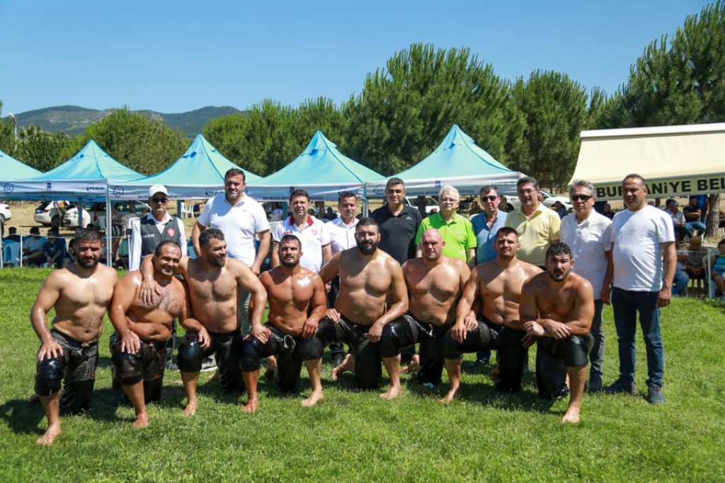 5-6 BURHANİYE’DE ATA SPOR RÜZGARI