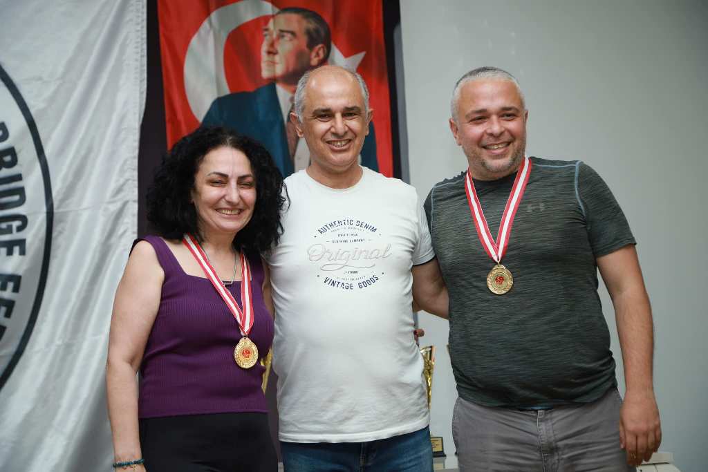 6-4 İKİLİ BRİÇ ŞAMPİYONASI  BURHANİYE’DE DÜZENLENDİ