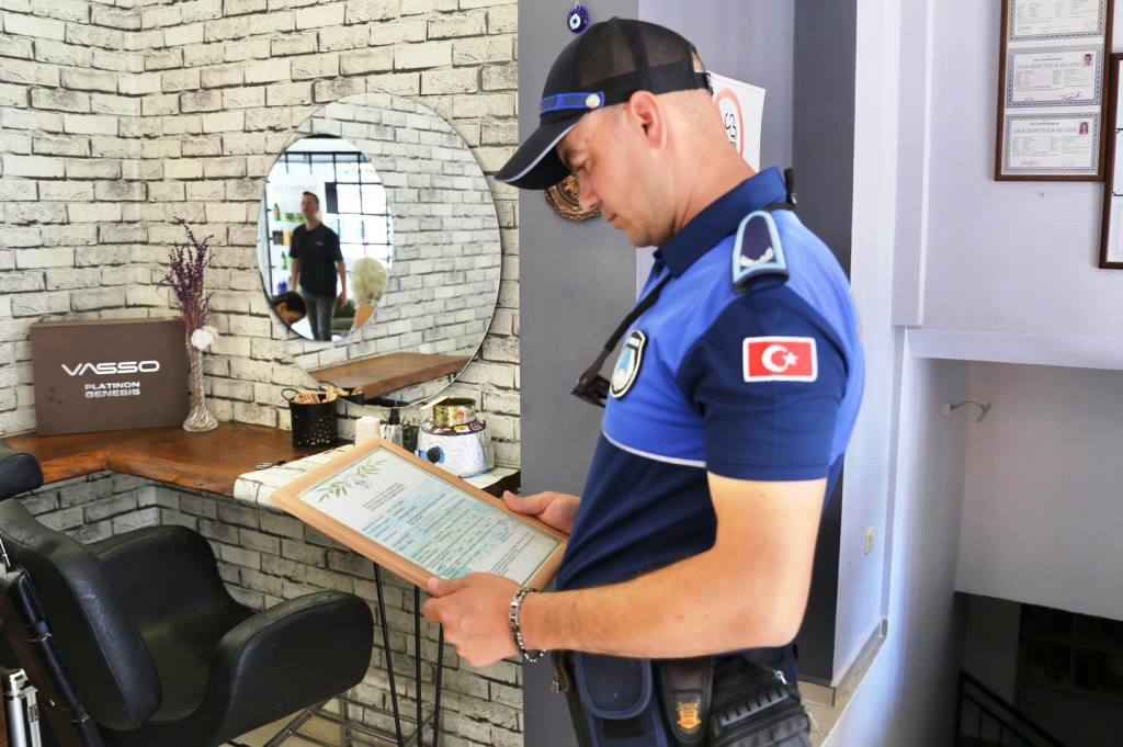 7-1 BURHANİYE BELEDİYESİ, RUHSAT SORUNLARINI ÇÖZÜME KAVUŞTURUYOR