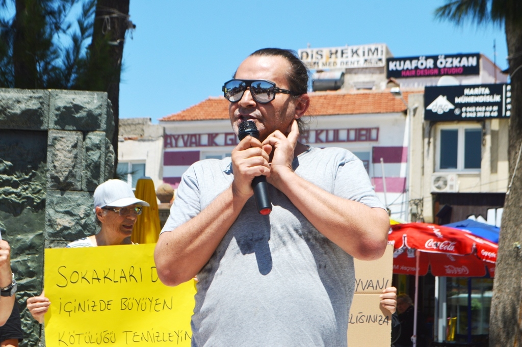 armagan_caglayan-2 ARMAĞAN ÇAĞLAYAN SOKAK HAYVANLARIYLA İLGİLİ YÜREKLERE SU SERPTİ