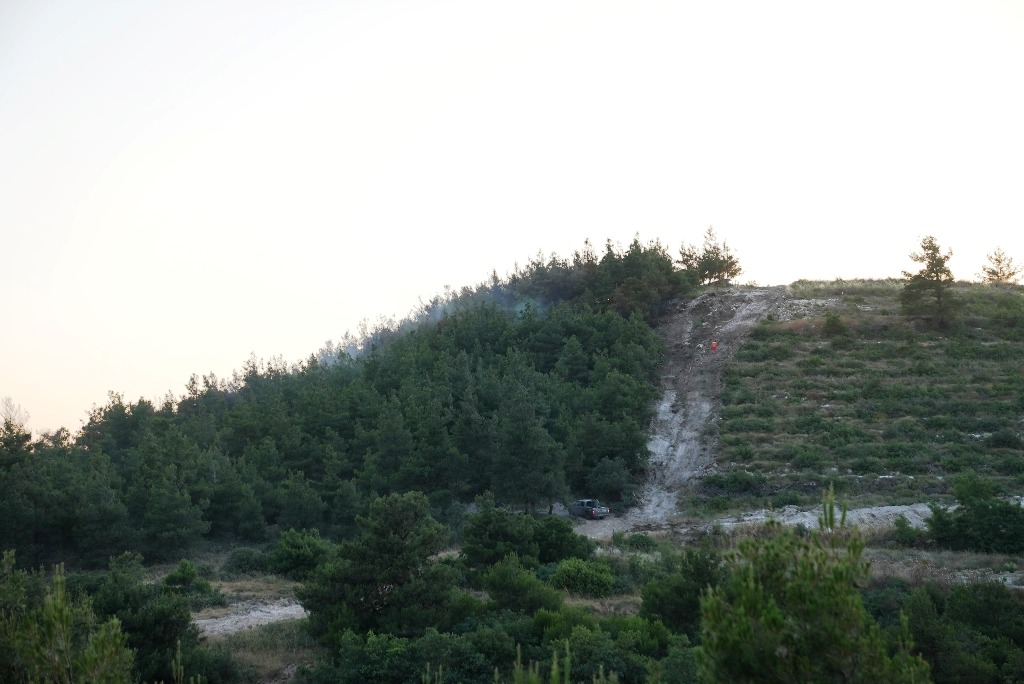 balikesir_itfaiyesi_yangina_hizlica_mudahale_etti_4 Balıkesir İtfaiyesi yangına hızlıca müdahale etti