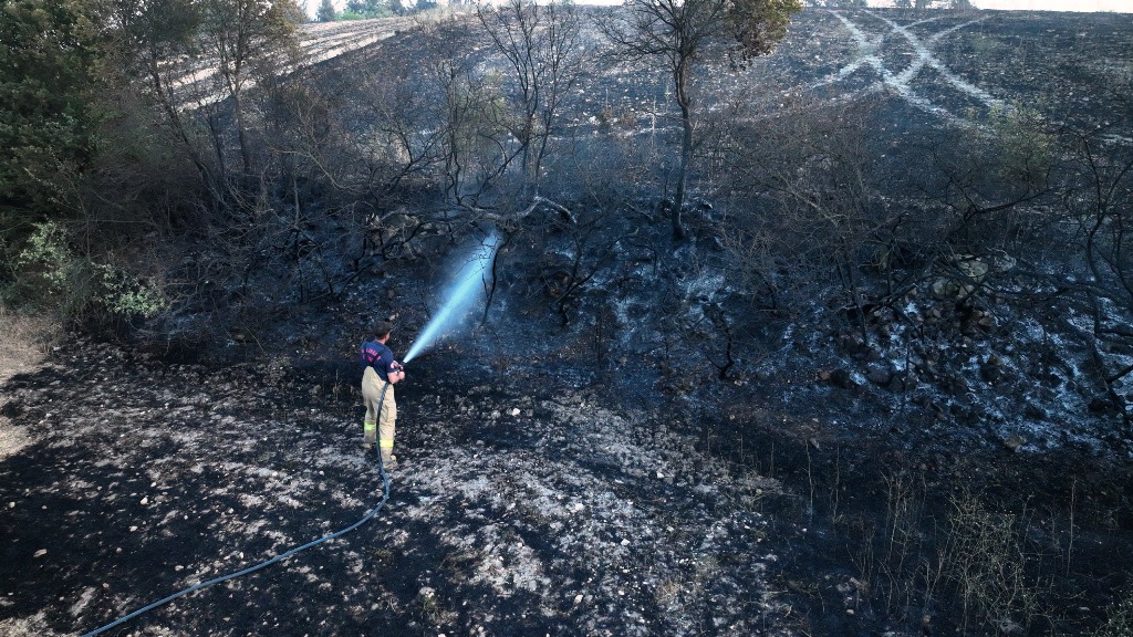 balikesir_itfaiyesi_yangina_hizlica_mudahale_etti_7 Balıkesir İtfaiyesi yangına hızlıca müdahale etti