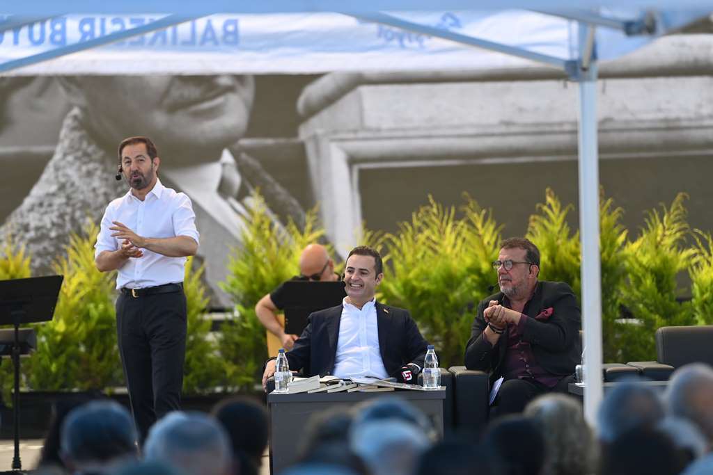 buyuksehirden_nazim_hikmet_anisina_anlamli_program___2 Büyükşehir’den, Nazım Hikmet anısına anlamlı program 