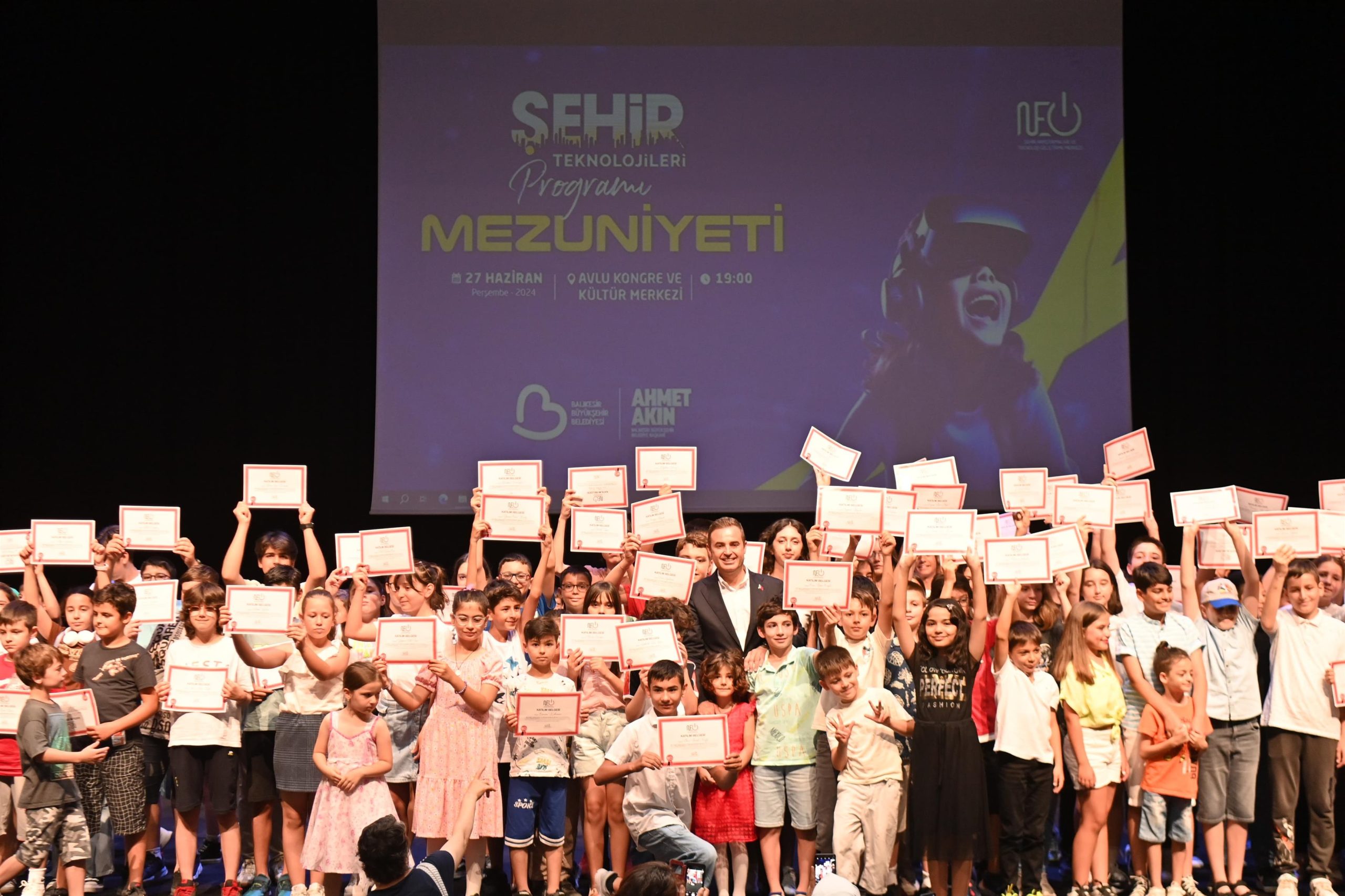 NE10, geleceğin teknoloji liderlerini mezun etti