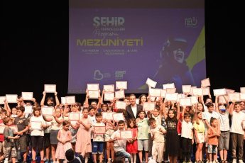 gelecegin_teknoloji_liderleri_sertifikalarini_baskan_akindan_aldi_1