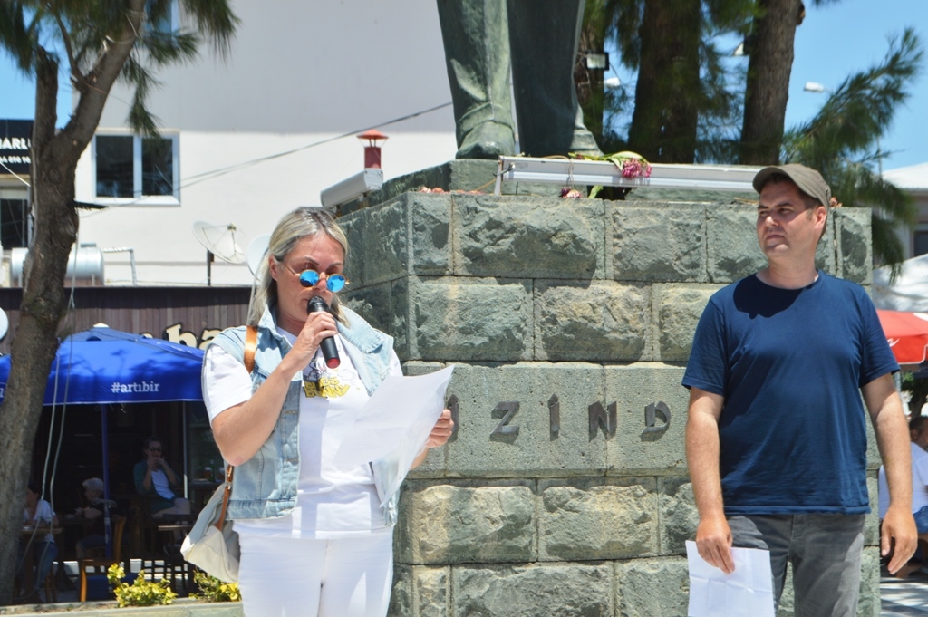 hayvanseverlerden_nasife_karakus ARMAĞAN ÇAĞLAYAN SOKAK HAYVANLARIYLA İLGİLİ YÜREKLERE SU SERPTİ