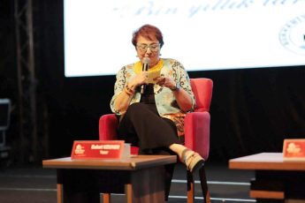 14-1-345x230 5. Burhaniye Kitap Fuarı Coşkulu Finalle Sona Erdi