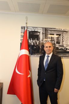 1721896012_1707370933_MUHAMMETOZTURK3-230x345 91 ülkedeki patili dostların maması Türkiye’den