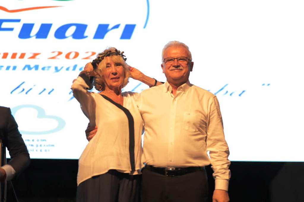 18 5. Burhaniye Kitap Fuarı Coşkulu Finalle Sona Erdi