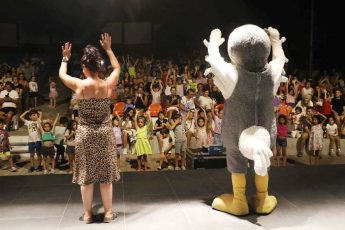 20-345x230 5. Burhaniye Kitap Fuarı Coşkulu Finalle Sona Erdi