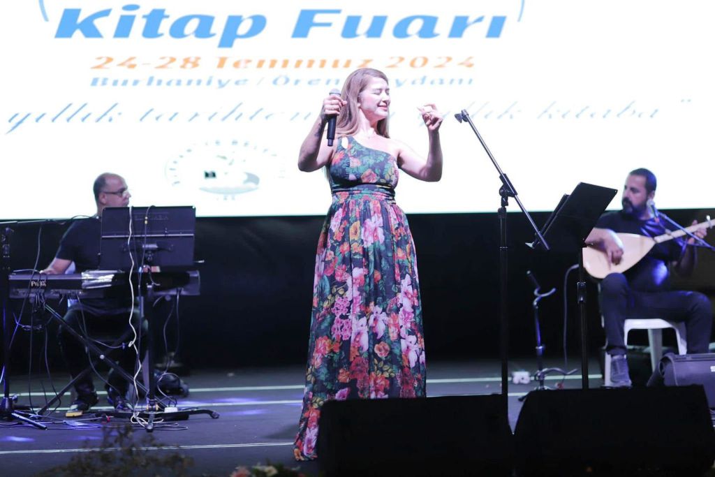 22 5. Burhaniye Kitap Fuarı Coşkulu Finalle Sona Erdi