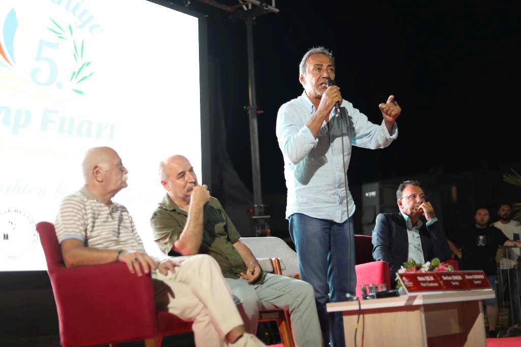 5-7 BURHANİYE 5. KİTAP FUARI İKİNCİ GÜNÜNÜ GERİDE BIRAKTI