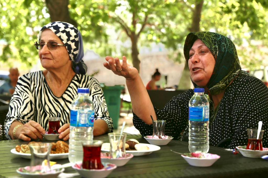 6-3 BURHANİYE'DE KADINLAR BULUŞMASI GERÇEKLEŞTİ