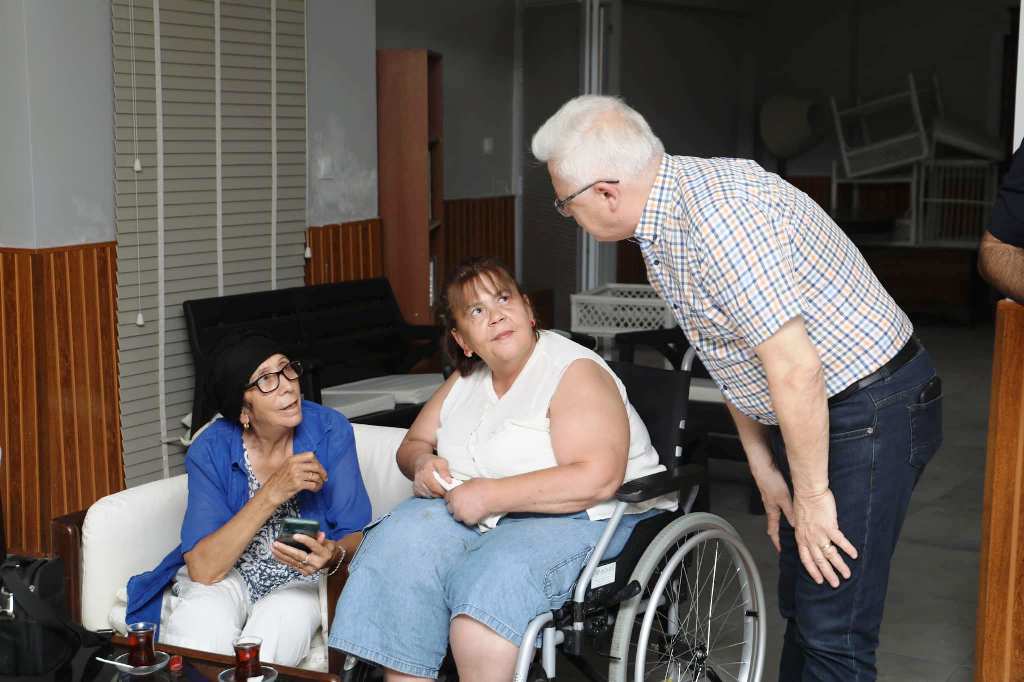 6-8 Başkan Deveciler’den Huzurevi Sakinlerine Sürpriz Ziyaret | Burhaniye Belediyesi Huzurevi Ziyareti