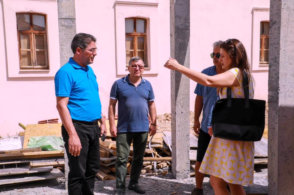 7-1 KIRSAL MAHALLELERE HİZMETLER DEVAM EDİYOR