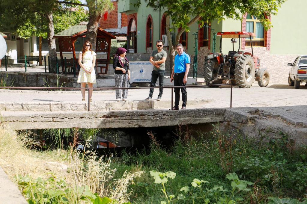 8-1 KIRSAL MAHALLELERE HİZMETLER DEVAM EDİYOR