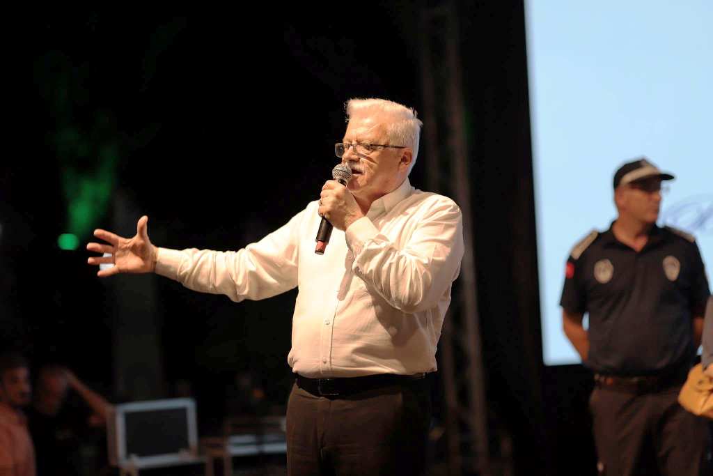 8-4 5. Burhaniye Kitap Fuarı Coşkulu Finalle Sona Erdi