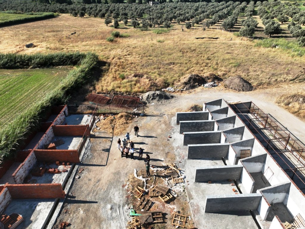 Can-Dostlar-Yuvasina-Kavusuyor-10 Edremit’te Sokak Hayvanları İçin Yeni Bir Yuva