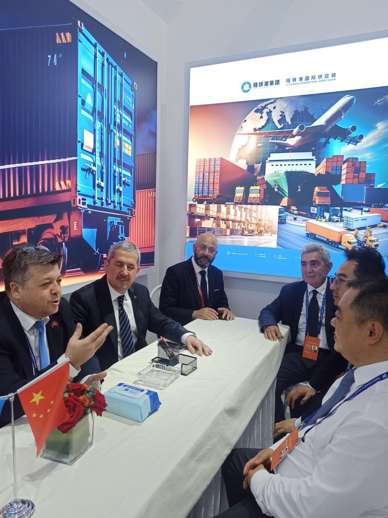 Turk-ihracatcilar-4 Türk ihracatçılar Urumçi’de yeni işbirliklerine imza attı