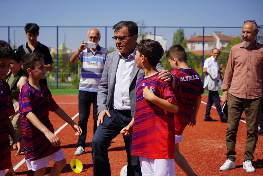 WhatsApp-Image-2024-07-09-at-12.27.18 Altıeylül’de Gençler Yaz Tatilini Boş Geçirmeyecek.