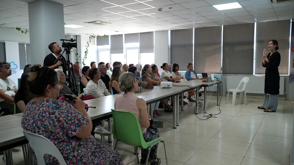 bacemde_aromatik_yaglar_ile_nefes_tekniklerini_ogrendiler_1 Aromatik Yağlar ile Nefes Tekniklerini öğrendiler