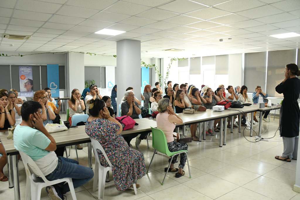 bacemde_aromatik_yaglar_ile_nefes_tekniklerini_ogrendiler_3 Aromatik Yağlar ile Nefes Tekniklerini öğrendiler